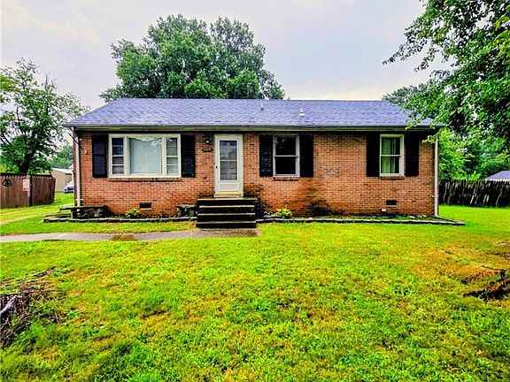 2nd image of 909 Whitehead Rd