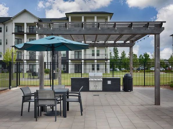 Gateway Village at Swan Creek