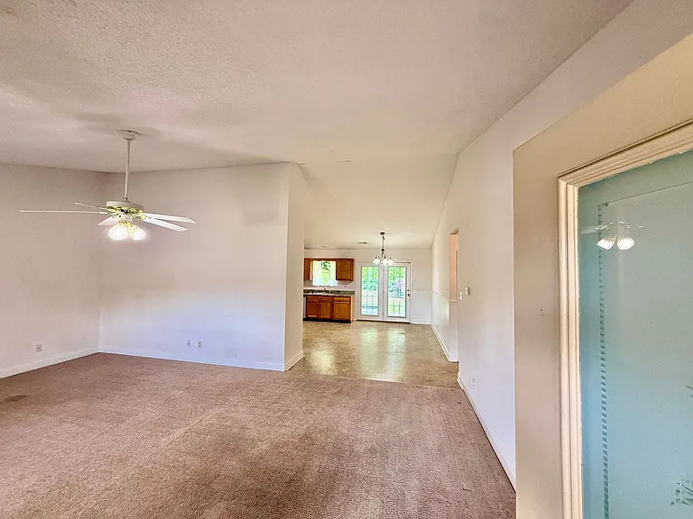 1909 Rommel Dr — Photo 3