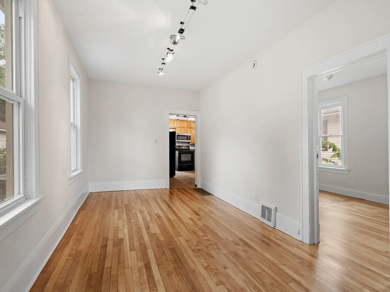 2 bed, 1130 sqft, $1,675 — Photo 1