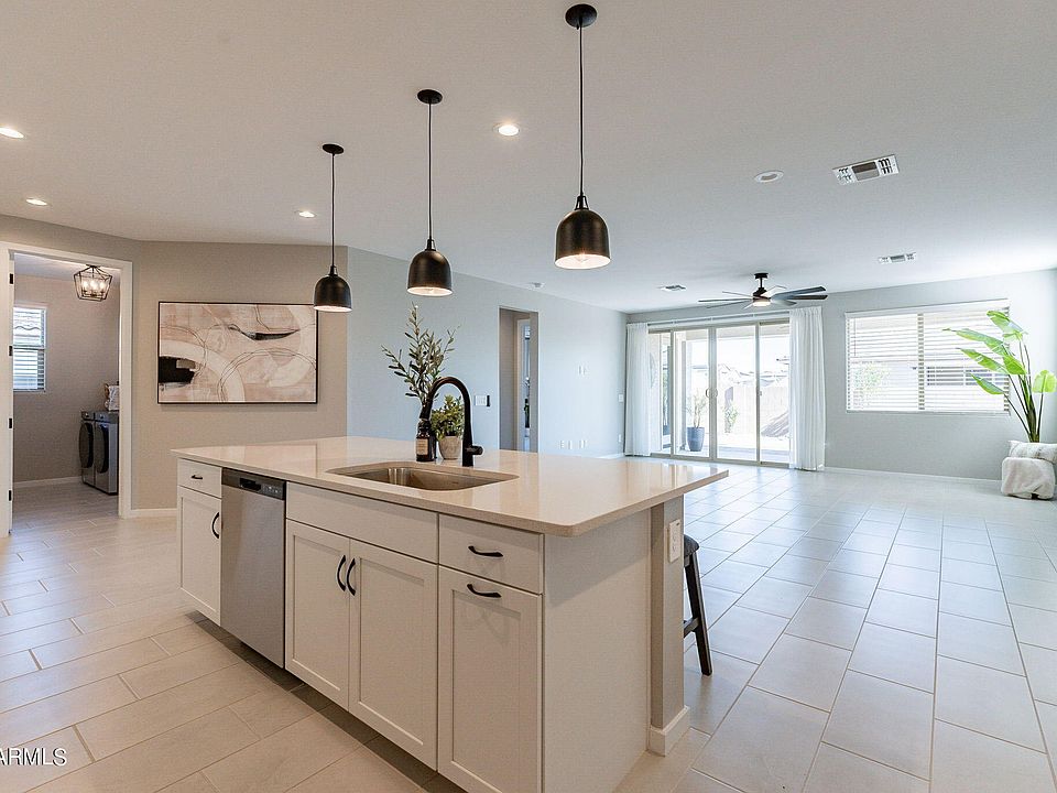 1st image of 2960 N PRESCIDIO Avenue