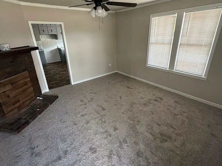 1074 Dallas Hwy — Photo 3