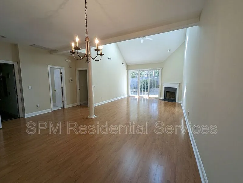 Building Photo - 233 Racine Dr #18