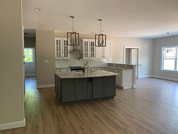 2nd image of 3460 Crown Hill Estates Dr