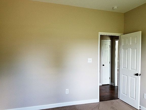 5th image of 102 N Landing Dr