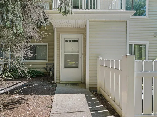 12 Wynwood Dr, Monmouth Junction, NJ 08852