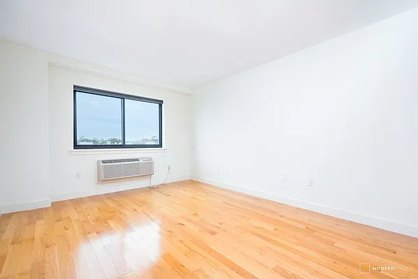 Sold by Modern Spaces | media 3