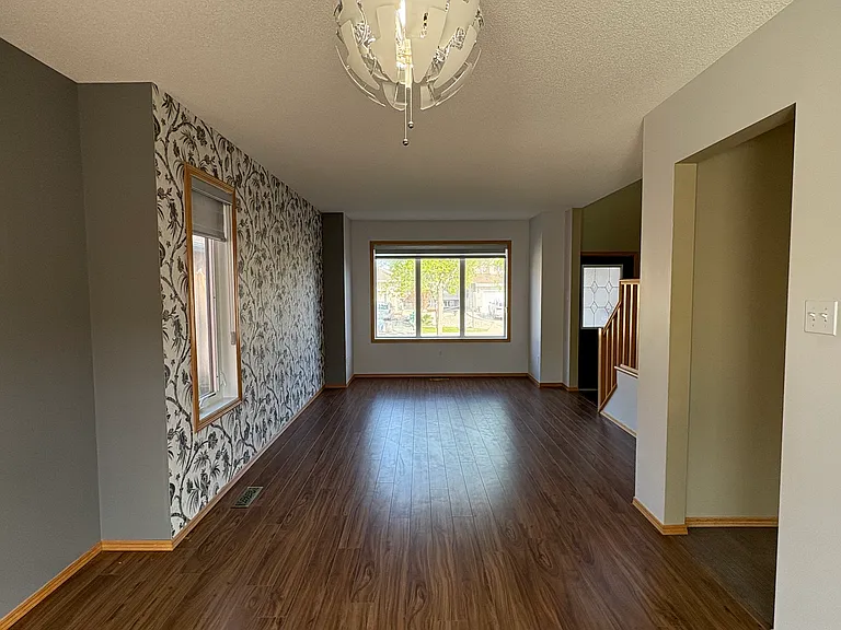 164 Strongberg Dr — Photo 4