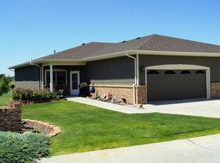 2 Coppermill St, Mccook, NE 69001