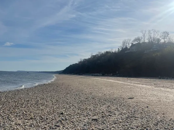 125 Halesite Dr, Sound Beach, NY 11789