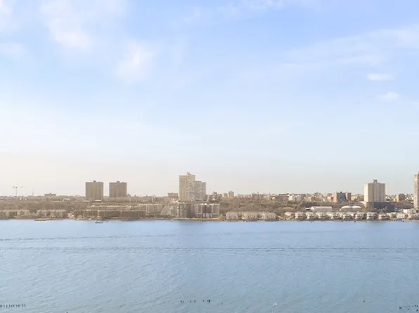 80 Riverside Boulevard image 15 of 15