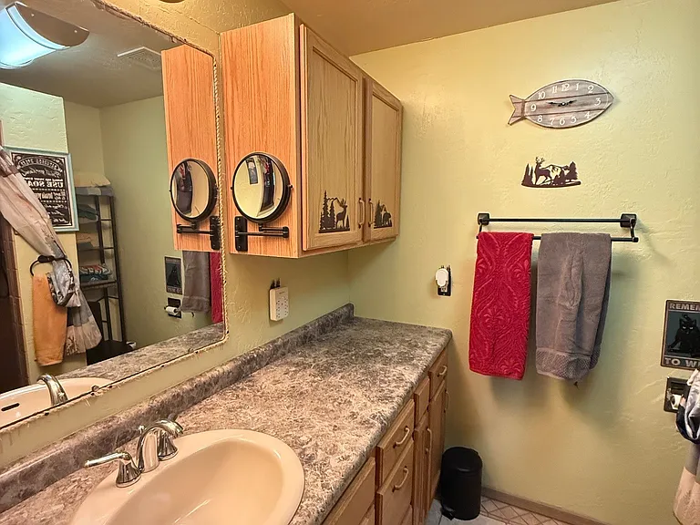 2429 Ellsworth Ave — Photo 5