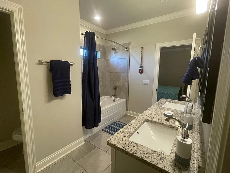 1811 Medlin Ct — Photo 18