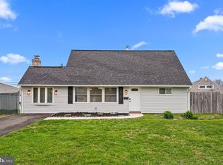 85 Quaker Hill Rd, Levittown, PA 19057
