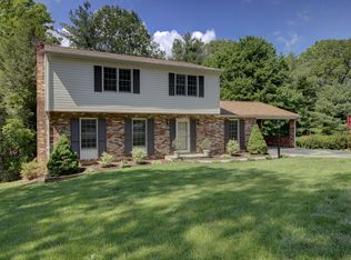 5709 Arcturus Dr, Roanoke, VA 24018