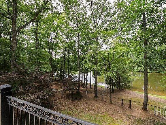 4th image of 320 Millstone Circle