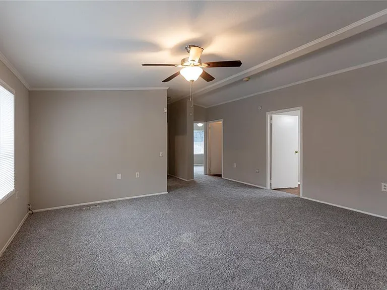 4612 Blue Meadow Dr — Photo 6