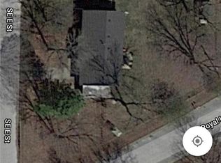 1205 SE East St, Bentonville, AR 72712