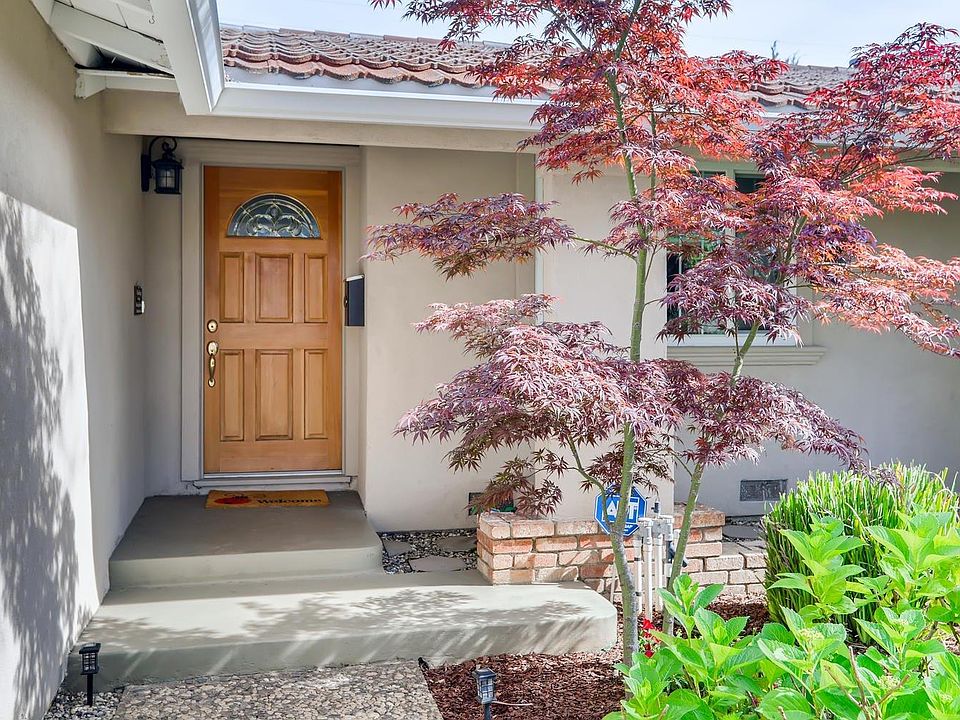 1st image of 8229 Lake Forest Dr