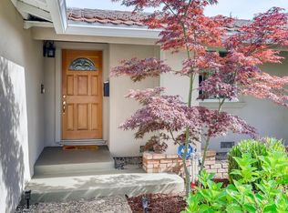 8229 Lake Forest Dr, Sacramento, CA 95826