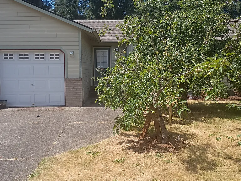 9113 Boulder Ln SE — Photo 1