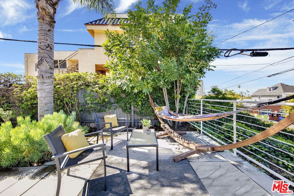 318 Parkman Ave, Los Angeles, CA - More