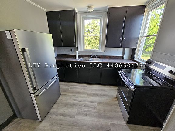 5th image of 423 W 48th St #3