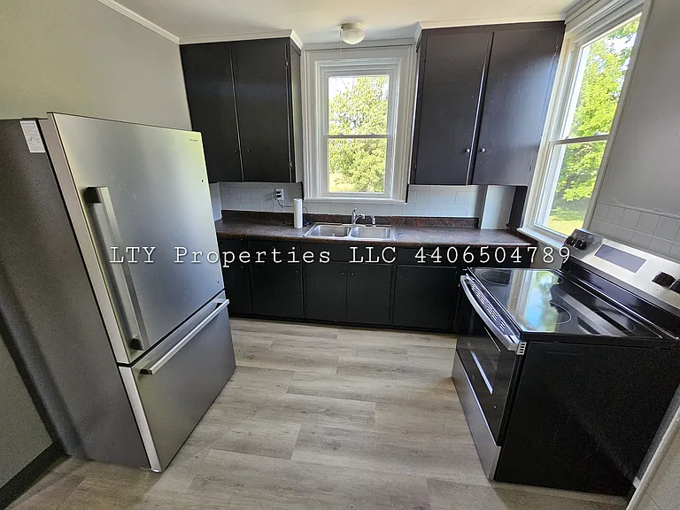 423 W 48th St #3 — Photo 5