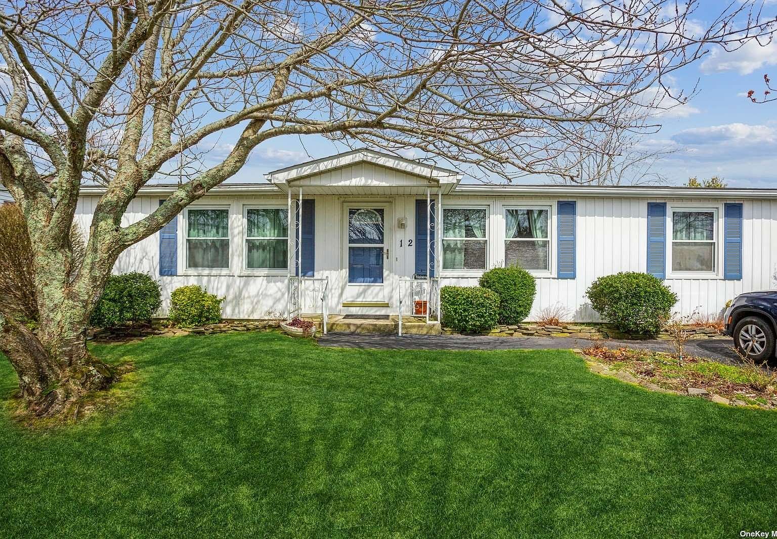 12 Holly Drive, Manorville, NY 11949 Zillow