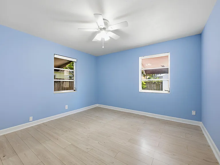 370 Orange Way — Photo 18