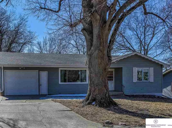 945 W 10th St, Wahoo, NE 68066