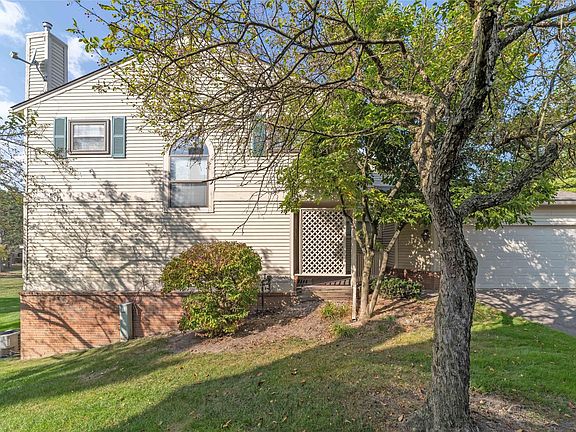 2nd image of 5652 Drake Hollow Dr W #31