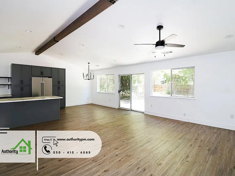 2151 Hemingway St — Photo 4