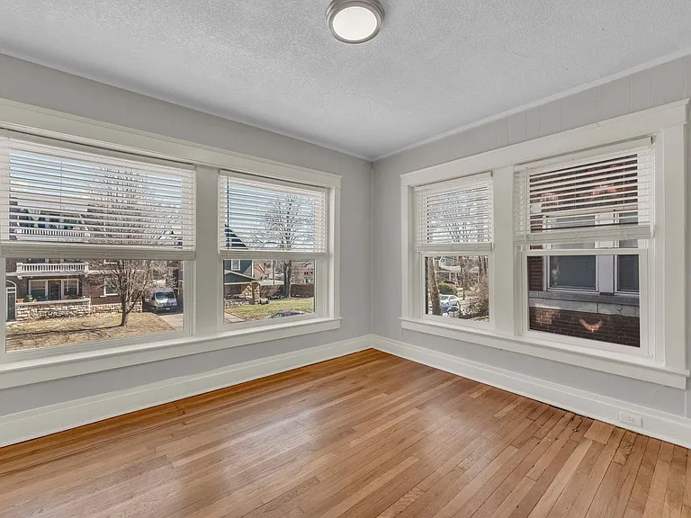 4220 Harrison St — Photo 13