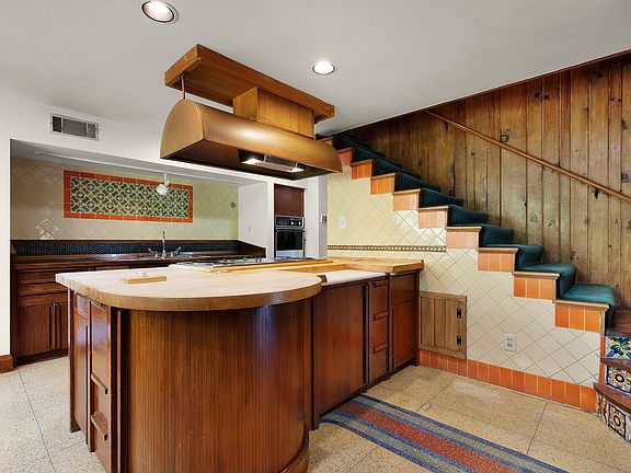 45th image of 2910 Crest Terrace Dr