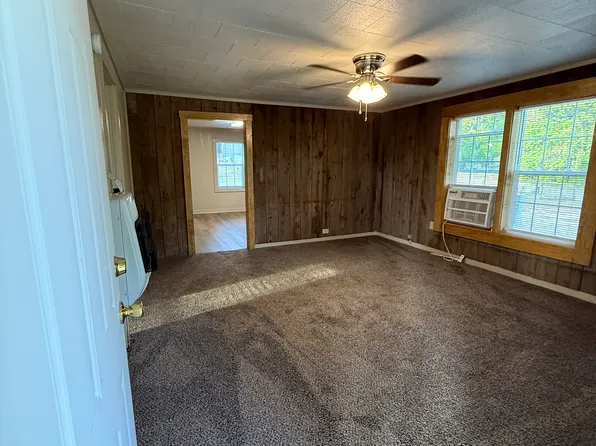 404 W North St, Overton, TX 75684