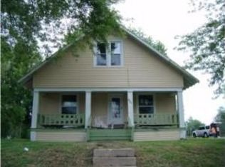 205 S Institute St, Richmond, MO 64085