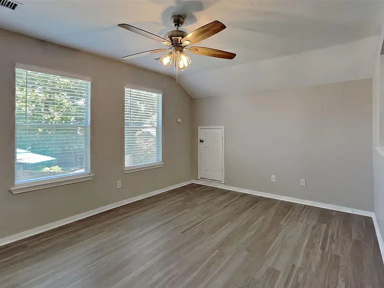 10406 Comanche Springs Ct — Photo 19