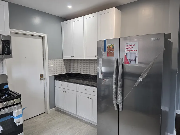 2054 E 69th St #1B — Photo 8