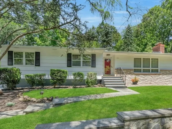 350 Greenbrier Ct, Mountainside Boro, NJ 07092