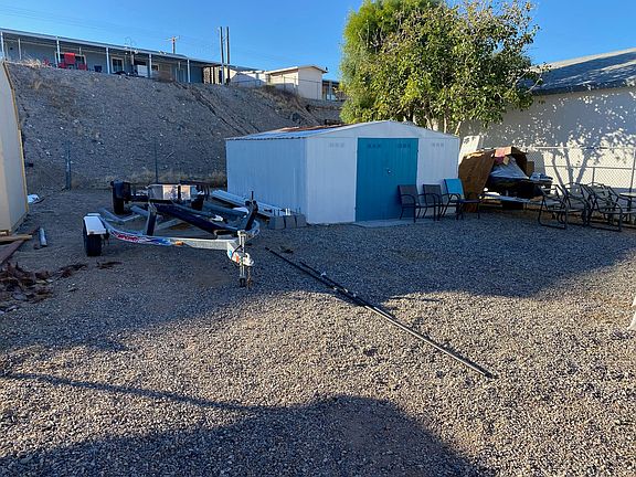 5th image of 457 E Riverfront Dr