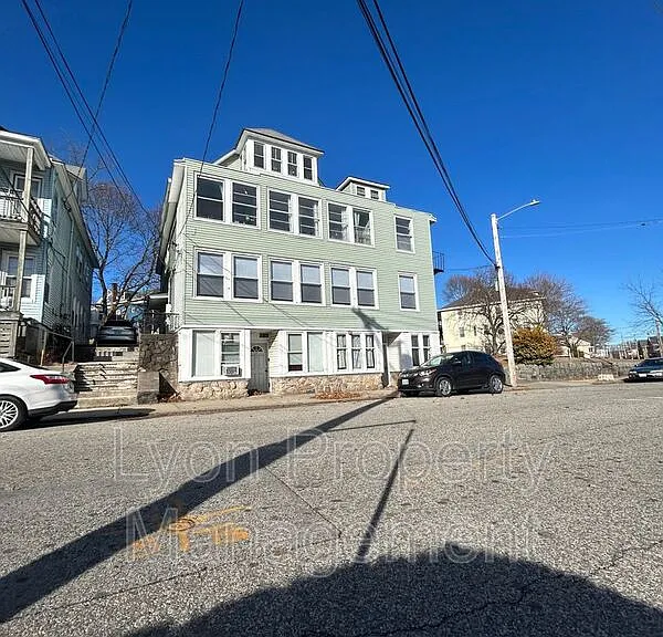 230 W School St #2 — Photo 1