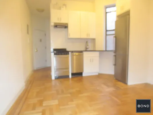 Rented by Bond New York | media 8