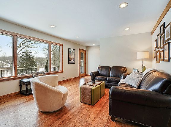 3rd image of 12413 Forest Glen Blvd