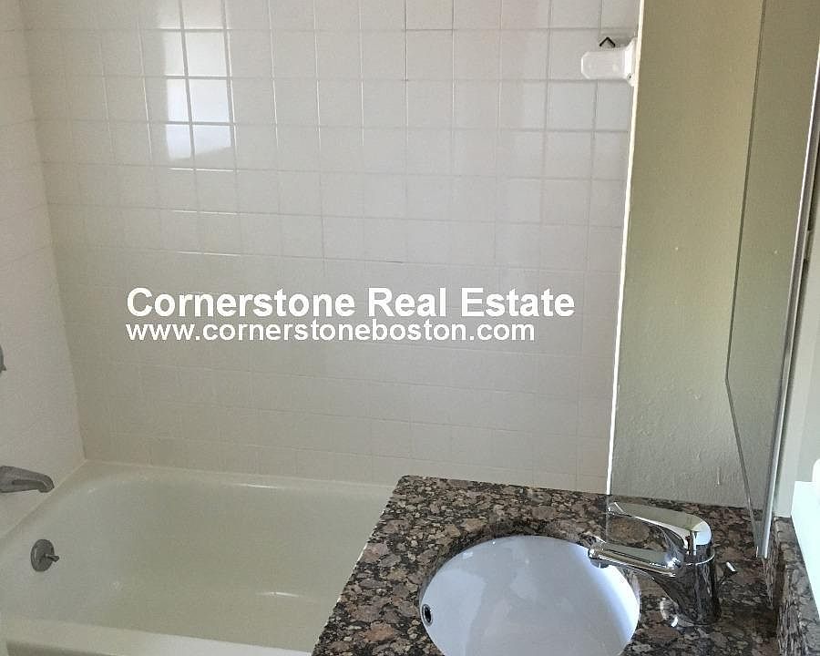 2nd image of 144 Saint Botolph St APT 13
