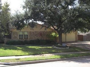 2904 Bluebonnet Ln, Bedford, TX 76021