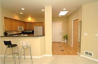 4th image of 925 110th Ave NE Ph 8