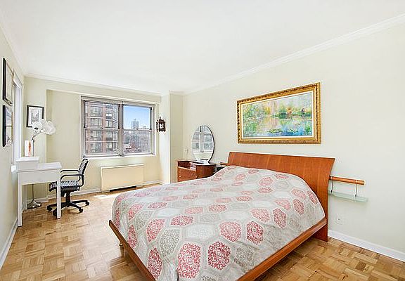 5th image of 300 E 40th St APT 19P