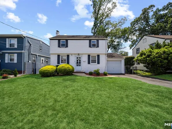 23-22 Berkshire Rd, Fair Lawn, NJ 07410
