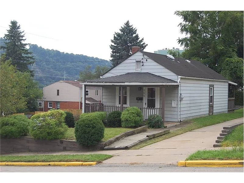 253 Colfax St photo 1